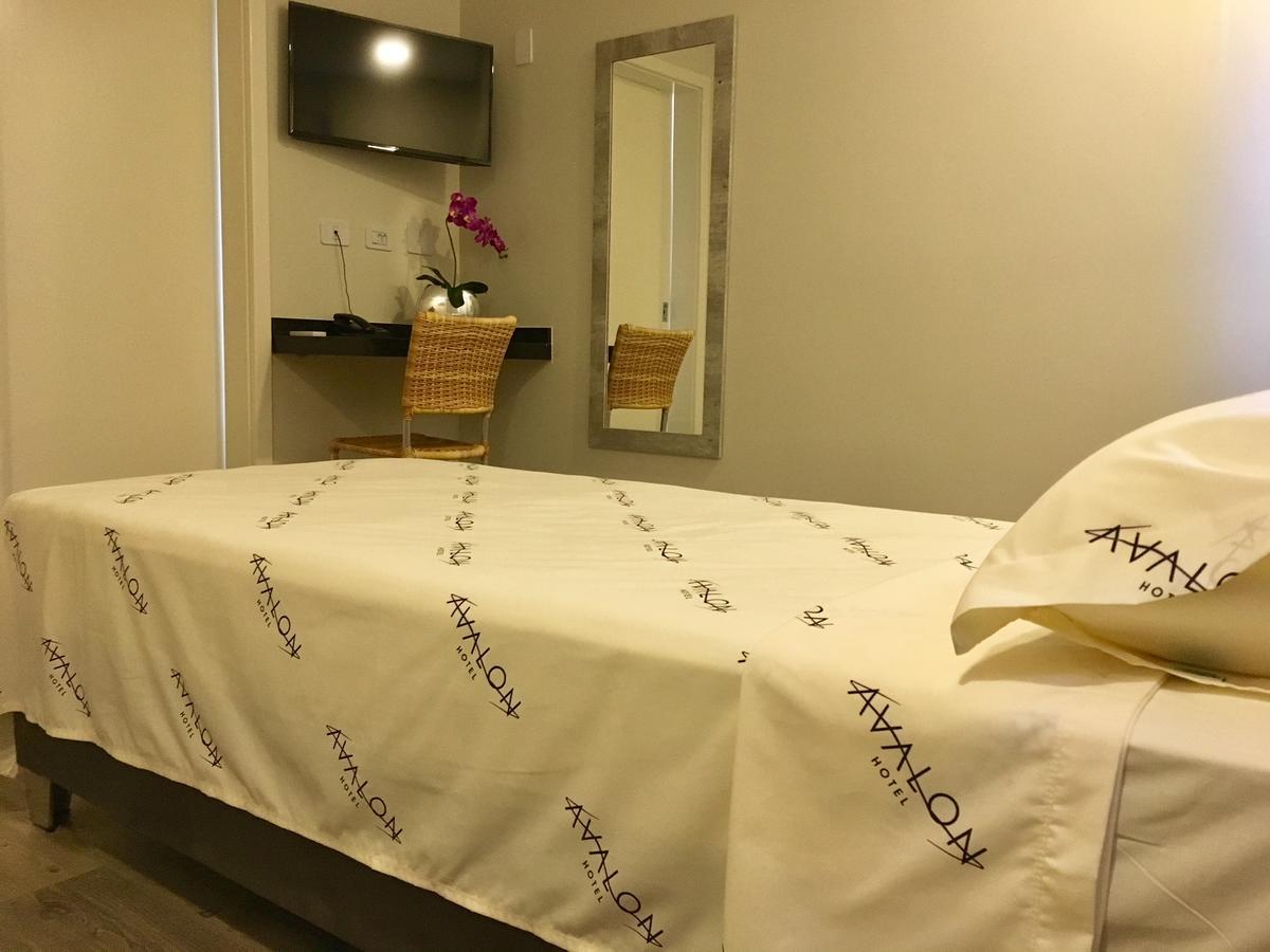 Hotel Avalon Maringa Economico ภายนอก รูปภาพ